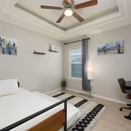 Cozy 3 Bed 2 Bath Apartment, Near Shopping Plazas, Expressway And Free Parking Edinburg Extérieur photo