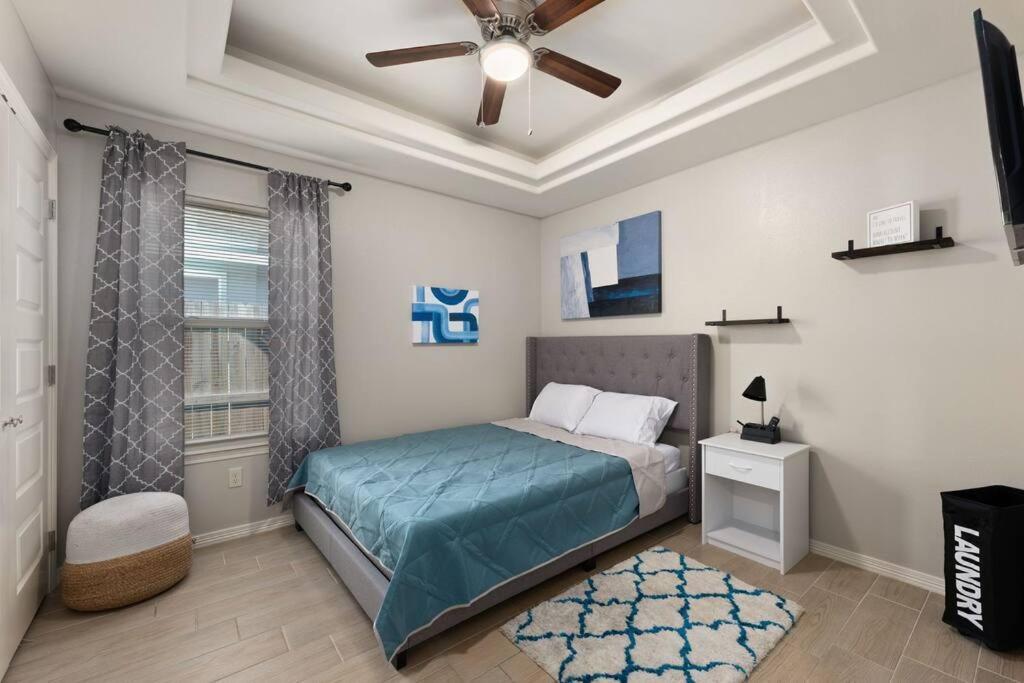 Cozy 3 Bed 2 Bath Apartment, Near Shopping Plazas, Expressway And Free Parking Edinburg